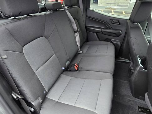 Used 2024 Chevrolet Colorado W/T w/ Technology Package image 19