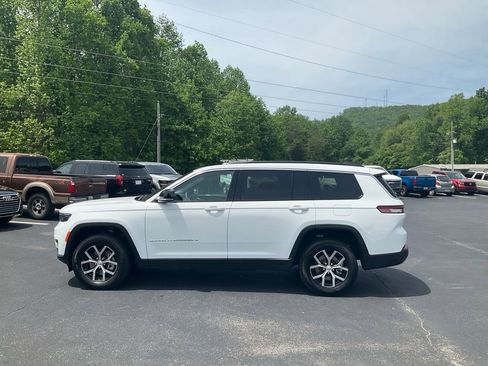 Used 2025 Jeep Grand Cherokee L Limited w/ Luxury Tech Group II AWD/4WD image 8