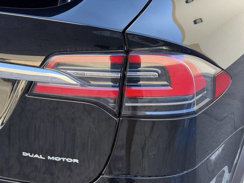 Used 2019 Tesla Model X Long Range image 34