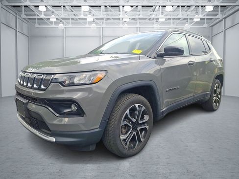 Used 2022 Jeep Compass Limited w/ Sun and Sound Group AWD/4WD image 2