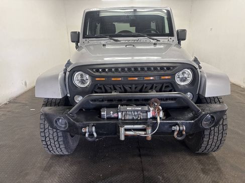 Used 2015 Jeep Wrangler Unlimited Sahara w/ Dual Top Group AWD/4WD image 3