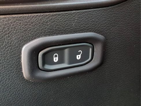 Used 2018 Jeep Wrangler Unlimited Sport S AWD/4WD image 19