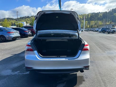 Certified 2019 Toyota Camry XLE w/ Navigation Package image 12