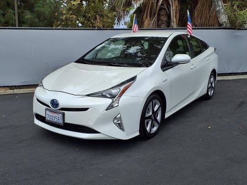 Certified 2016 Toyota Prius Three Touring FWD image 38