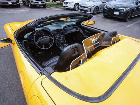 Used 2003 Chevrolet Corvette Convertible w/ Preferred Equipment Group1 RWD image 47