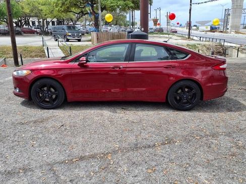 Used 2016 Ford Fusion SE w/ Equipment Group 201A FWD image 4