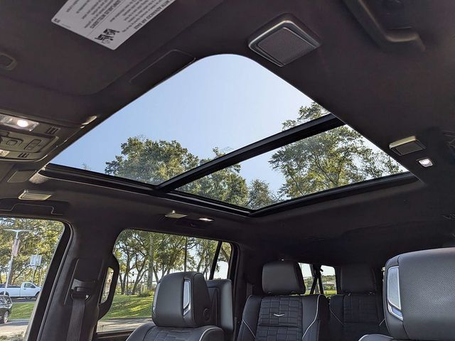 Certified 2024 Cadillac Escalade ESV V AWD/4WD image 20