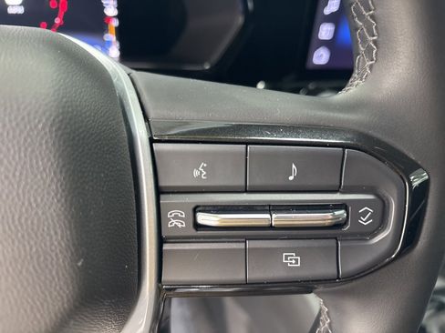 Used 2023 Chevrolet Colorado LT w/ LT Convenience Package III image 14