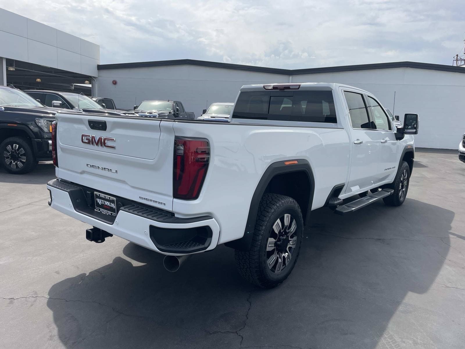 New 2026 GMC Sierra 3500 Denali w/ Denali Reserve Package AWD/4WD image 5