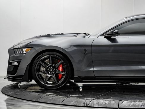 Used 2021 Ford Mustang Shelby GT500 w/ Carbon Fiber Track Pack RWD image 10