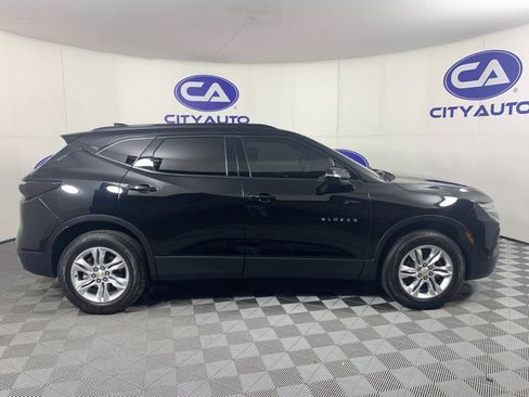 Used 2022 Chevrolet Blazer LT FWD image 2