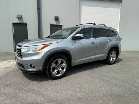 Used 2016 Toyota Highlander Limited Platinum AWD/4WD image 2