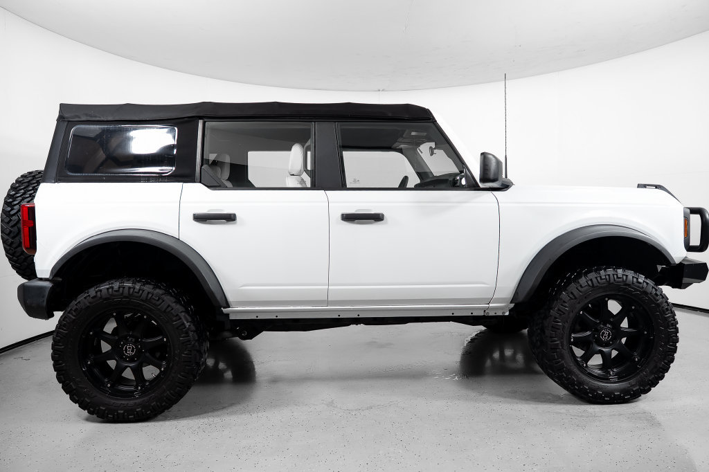 Used 2022 Ford Bronco 4-Door w/ Sasquatch Package AWD/4WD image 3