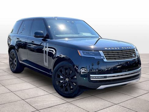 Used 2025 Land Rover Range Rover SE AWD/4WD image 2