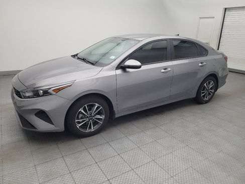 Used 2024 Kia Forte LXS w/ LXS Technology Package FWD image 2