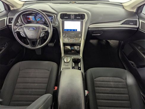 Used 2020 Ford Fusion SE image 15
