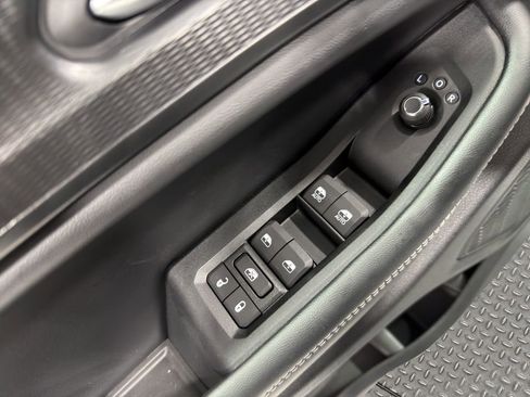 New 2025 Jeep Grand Cherokee Altitude image 21