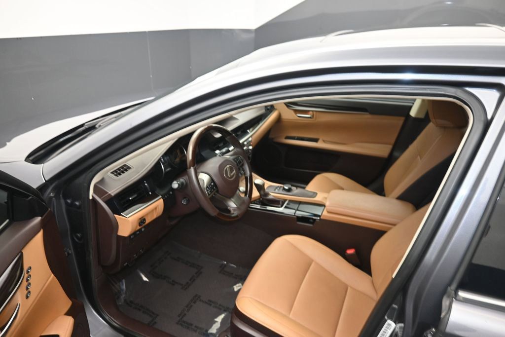 Used 2018 Lexus ES 350 w/ Premier Package FWD image 11