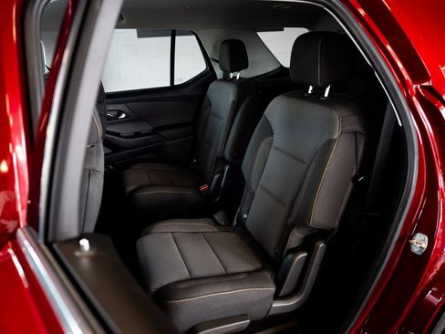 Used 2020 Chevrolet Traverse LT FWD image 12