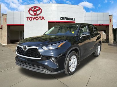 Used 2023 Toyota Highlander LE