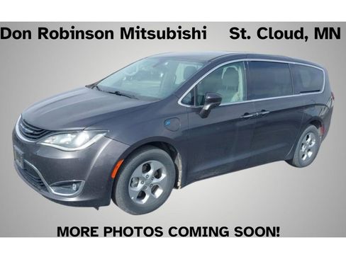 Used 2017 Chrysler Pacifica Touring Plus image 1
