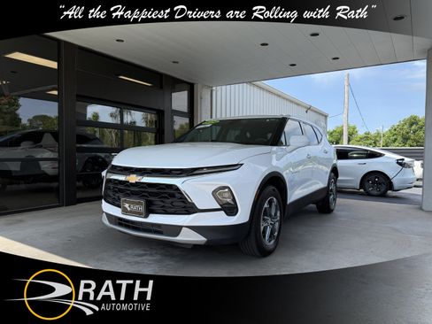Used 2024 Chevrolet Blazer LT FWD image 4