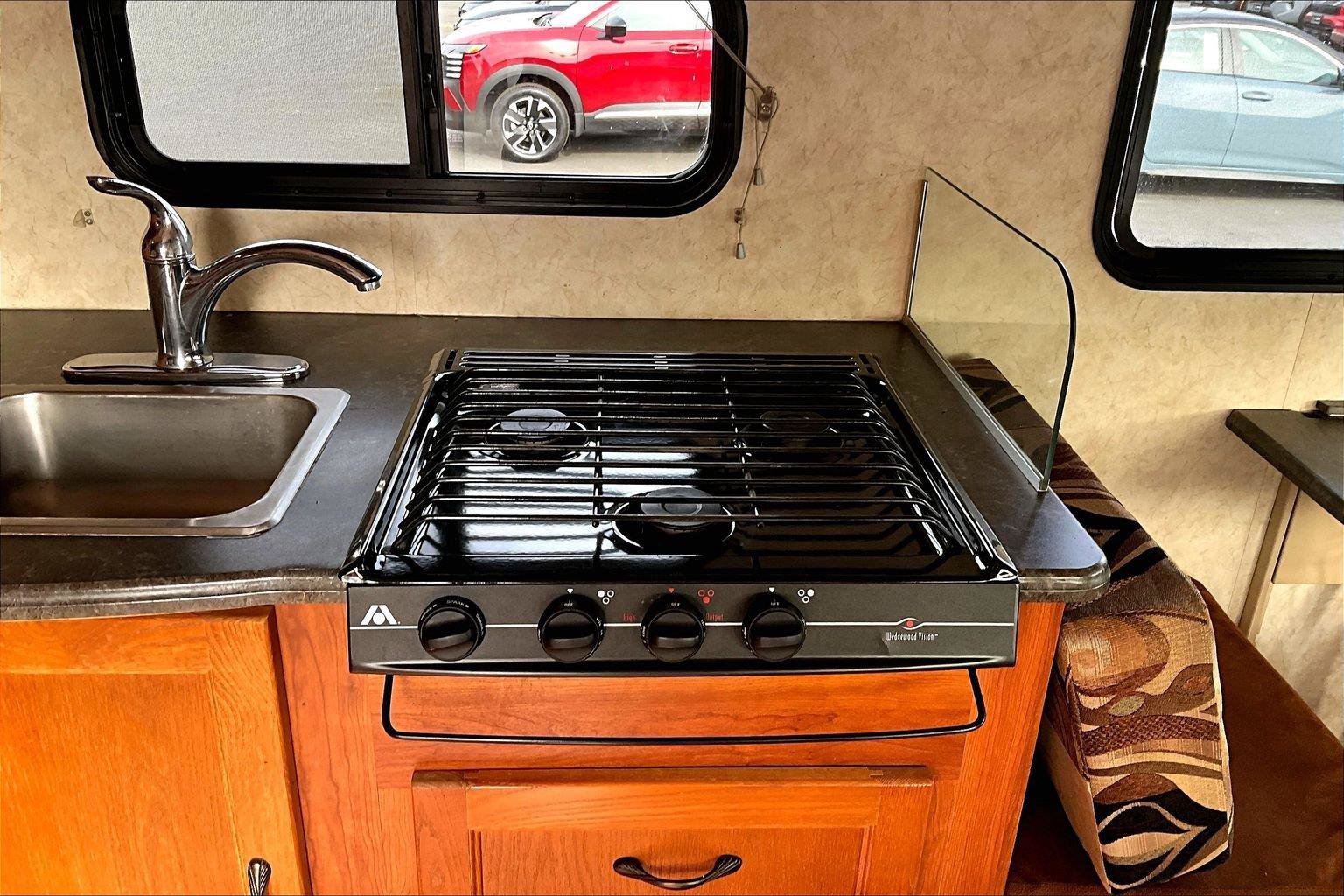 Used 2011 Ford E-350 and Econoline 350 Super Duty w/ Motorhome Prep Pkg RWD image 34