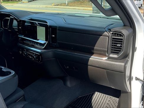 Used 2023 Chevrolet Silverado 1500 LT image 13