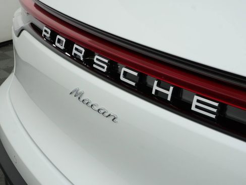 New 2026 Porsche Macan image 38