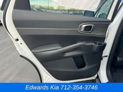 New 2025 Kia Sorento X-Line EX image 16