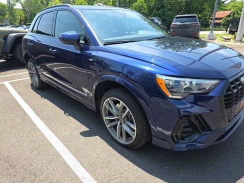 Used 2022 Audi Q3 2.0T Premium w/ Black Optic Sport Package AWD/4WD image 4