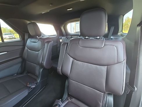 New 2026 Ford Explorer Platinum image 18