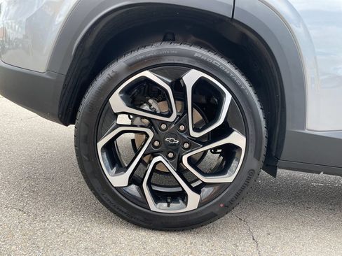 Used 2025 Chevrolet Trax RS w/ Driver Confidence Package FWD image 12