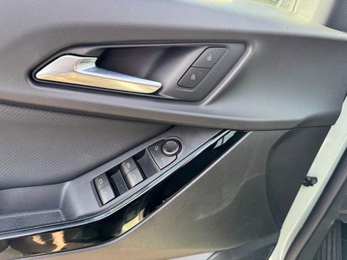 New 2026 Chevrolet Equinox LT image 35