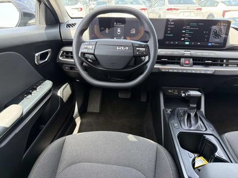 Used 2025 Kia K4 FWD image 22