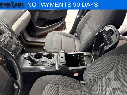 Used 2018 Ford Explorer XLT AWD/4WD image 18