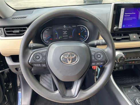 Certified 2025 Toyota RAV4 LE AWD/4WD image 16