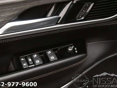 Used 2024 Jeep Wagoneer Series II image 12