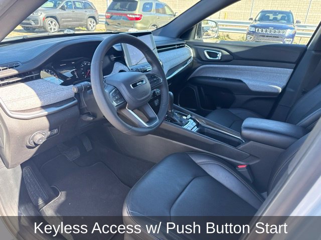 Used 2023 Jeep Compass Latitude AWD/4WD image 9
