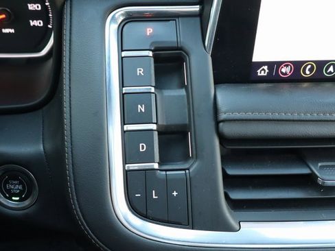 Used 2021 Chevrolet Suburban High Country image 33