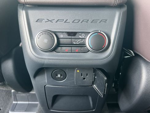 New 2026 Ford Explorer Platinum w/ LUX Leather Package AWD/4WD image 22