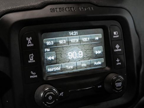 Used 2017 Jeep Renegade Altitude AWD/4WD image 26