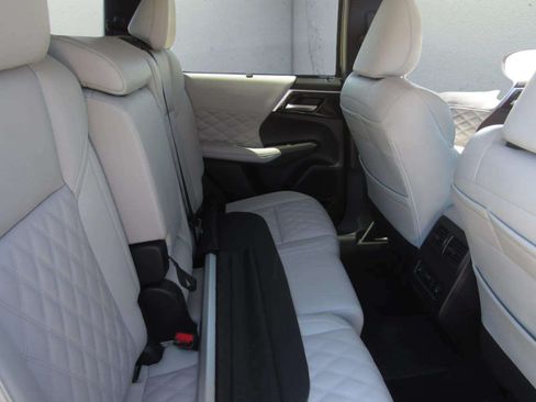 Used 2025 Mitsubishi Outlander SEL AWD/4WD image 12