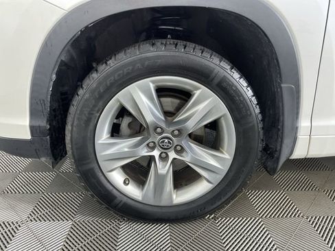 Used 2017 Toyota Highlander Limited image 17