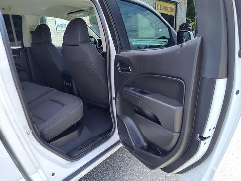 Used 2019 Chevrolet Colorado LT AWD/4WD image 17