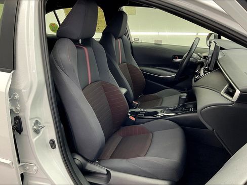 Used 2024 Toyota Corolla SE image 6