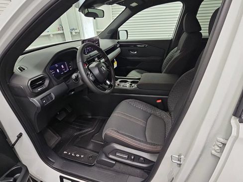 New 2026 Honda Pilot Sport image 10