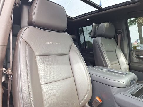 Used 2021 GMC Yukon XL Denali w/ Denali Premium Package RWD image 37