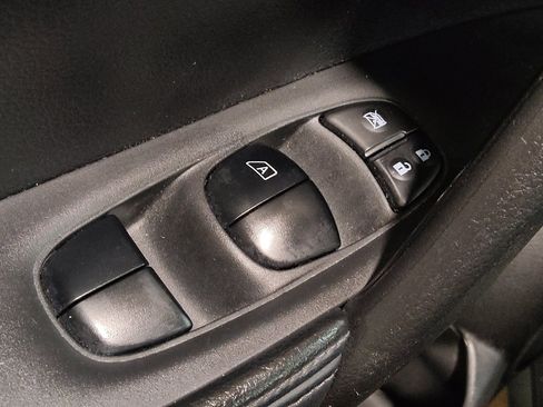 Used 2016 Nissan Rogue S w/ Appearance Package AWD/4WD image 27