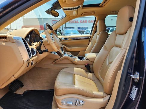 Used 2014 Porsche Cayenne AWD/4WD image 12